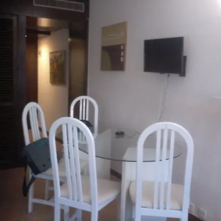 Cozy And Comfortable Studio With Balcony 90 M To The Beach Apartamento *