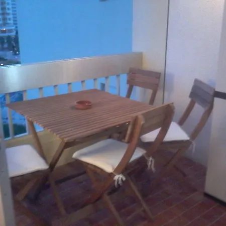 Cozy And Comfortable Studio With Balcony 90 M To The Beach Διαμέρισμα *